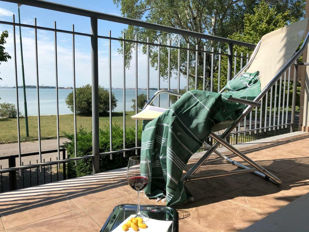 Appartamento Alla Riviera ヴェネツィア・リド島 エクステリア 写真